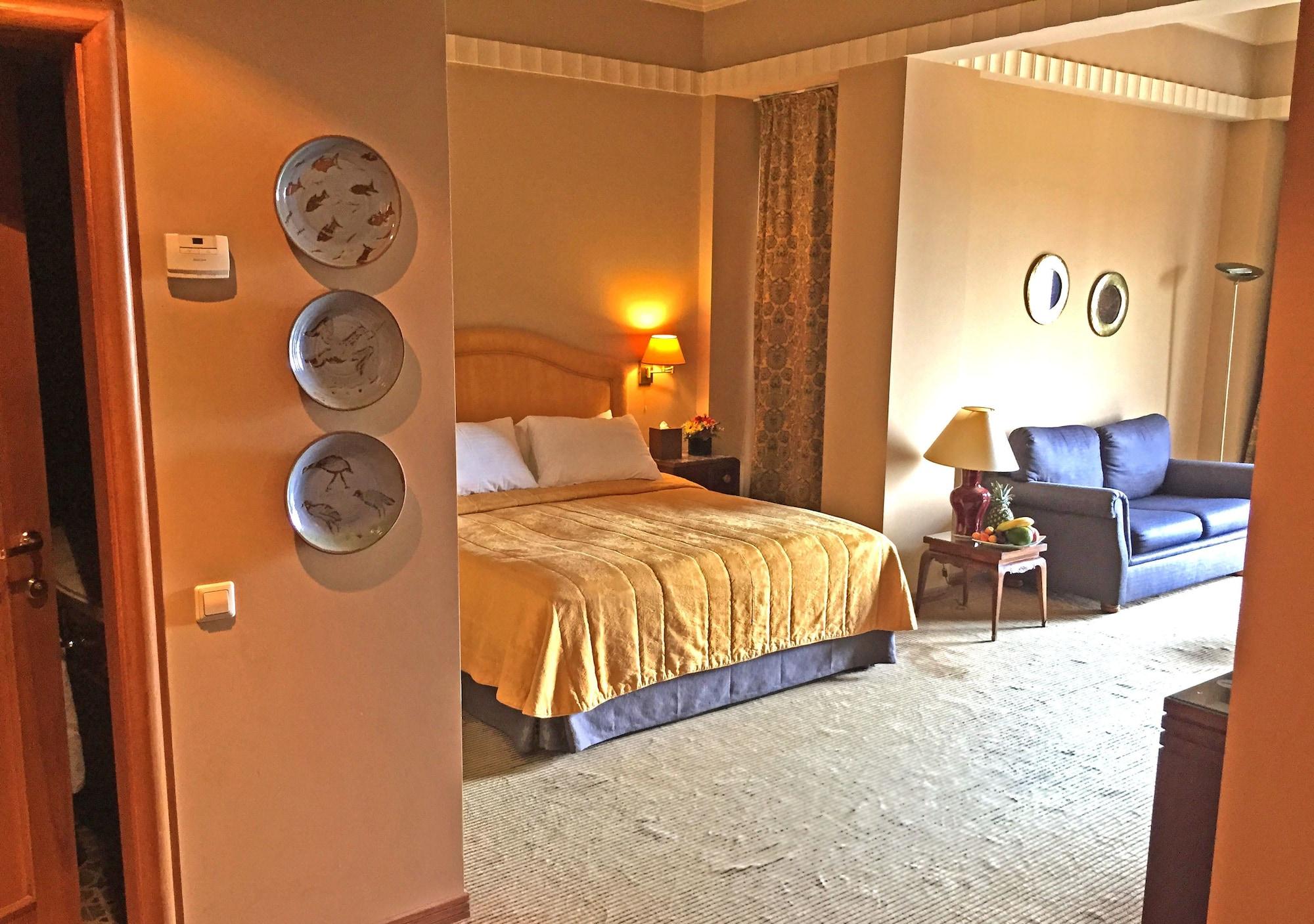 Warwick Palm Beach Hotel Beirut Esterno foto