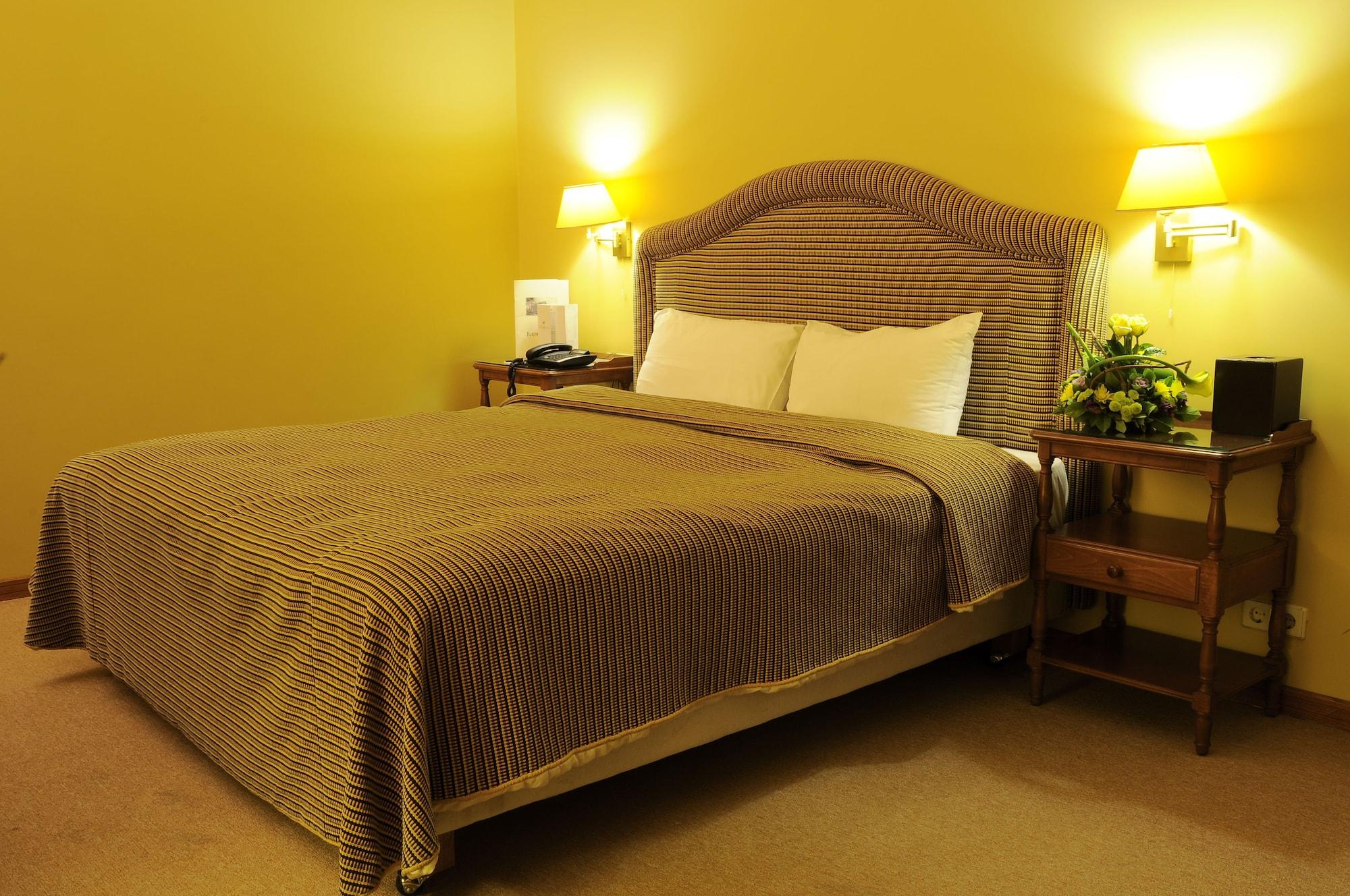 Warwick Palm Beach Hotel Beirut Esterno foto