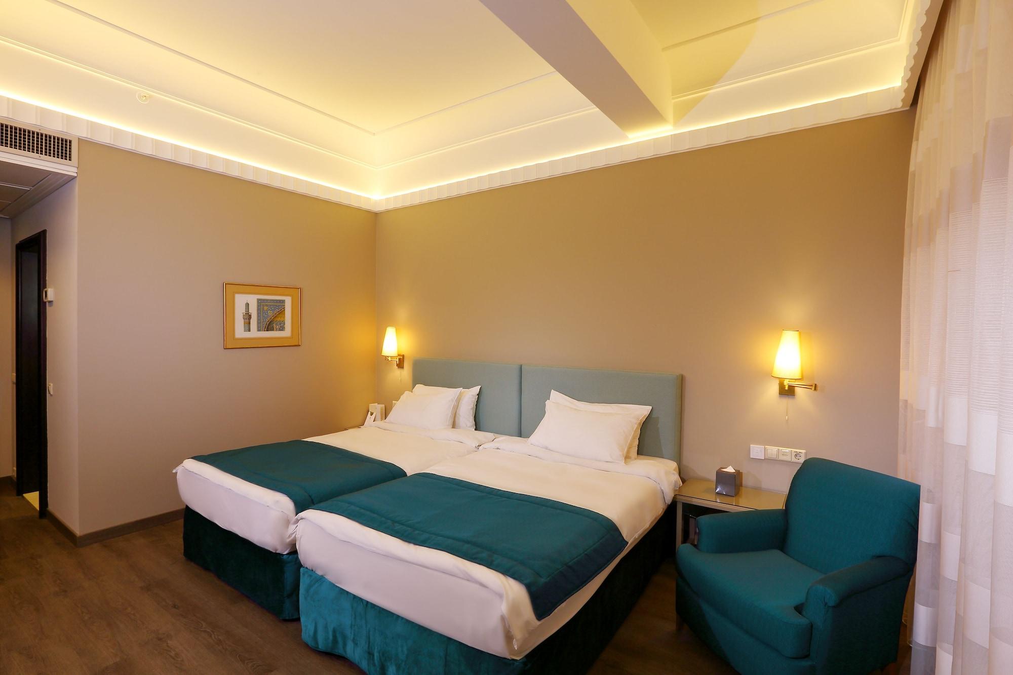 Warwick Palm Beach Hotel Beirut Esterno foto