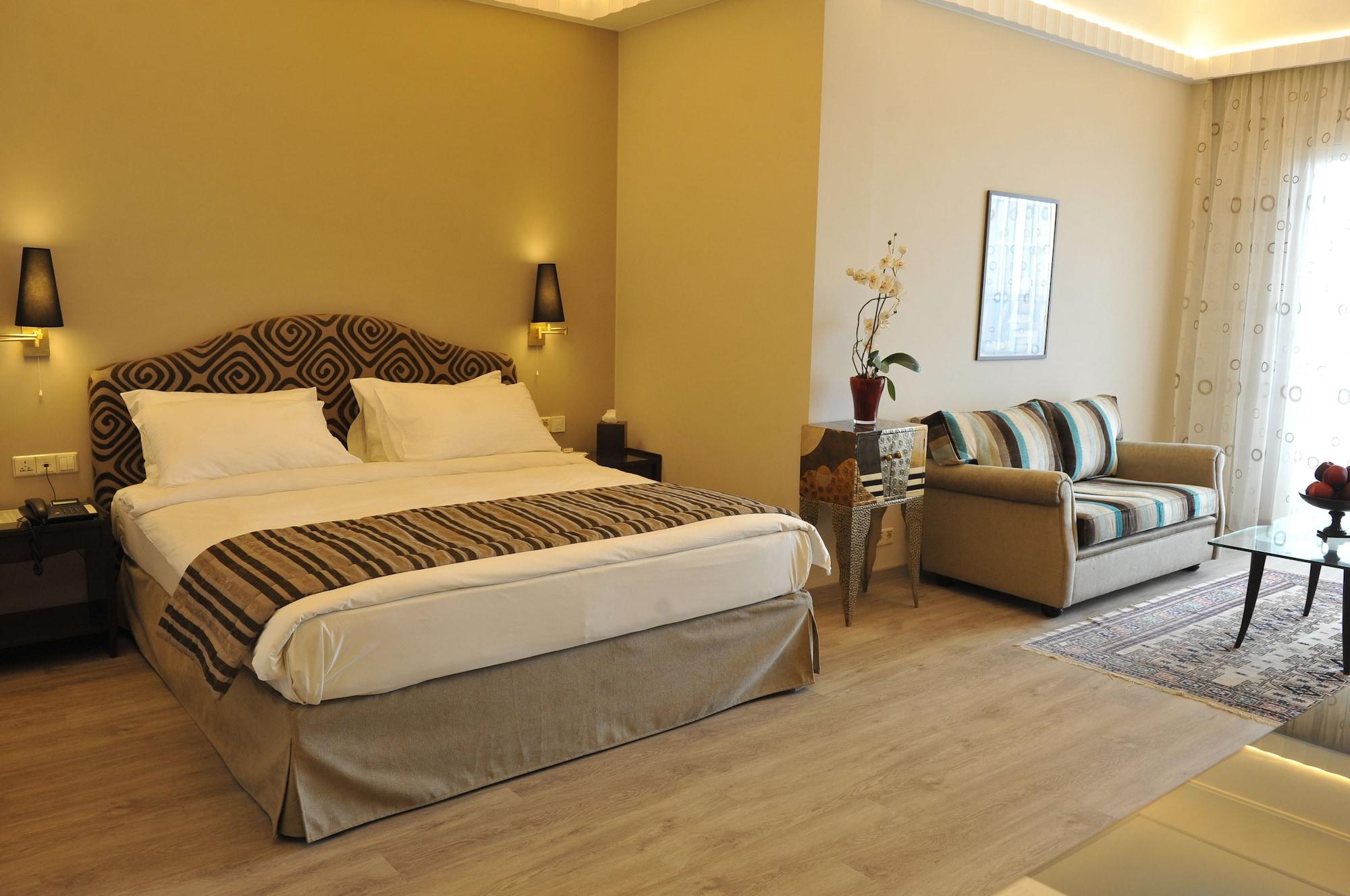 Warwick Palm Beach Hotel Beirut Esterno foto