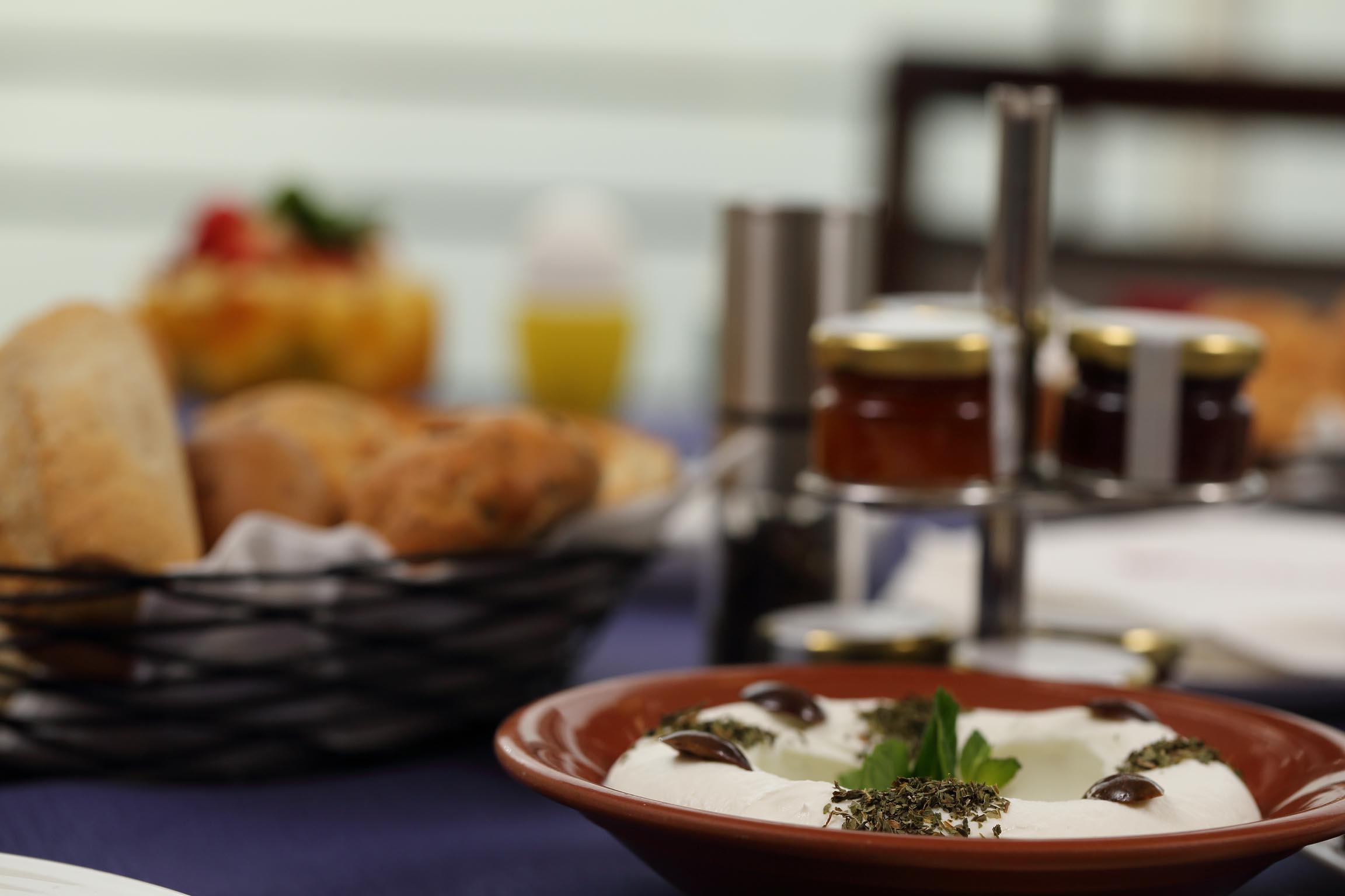 Warwick Palm Beach Hotel Beirut Esterno foto