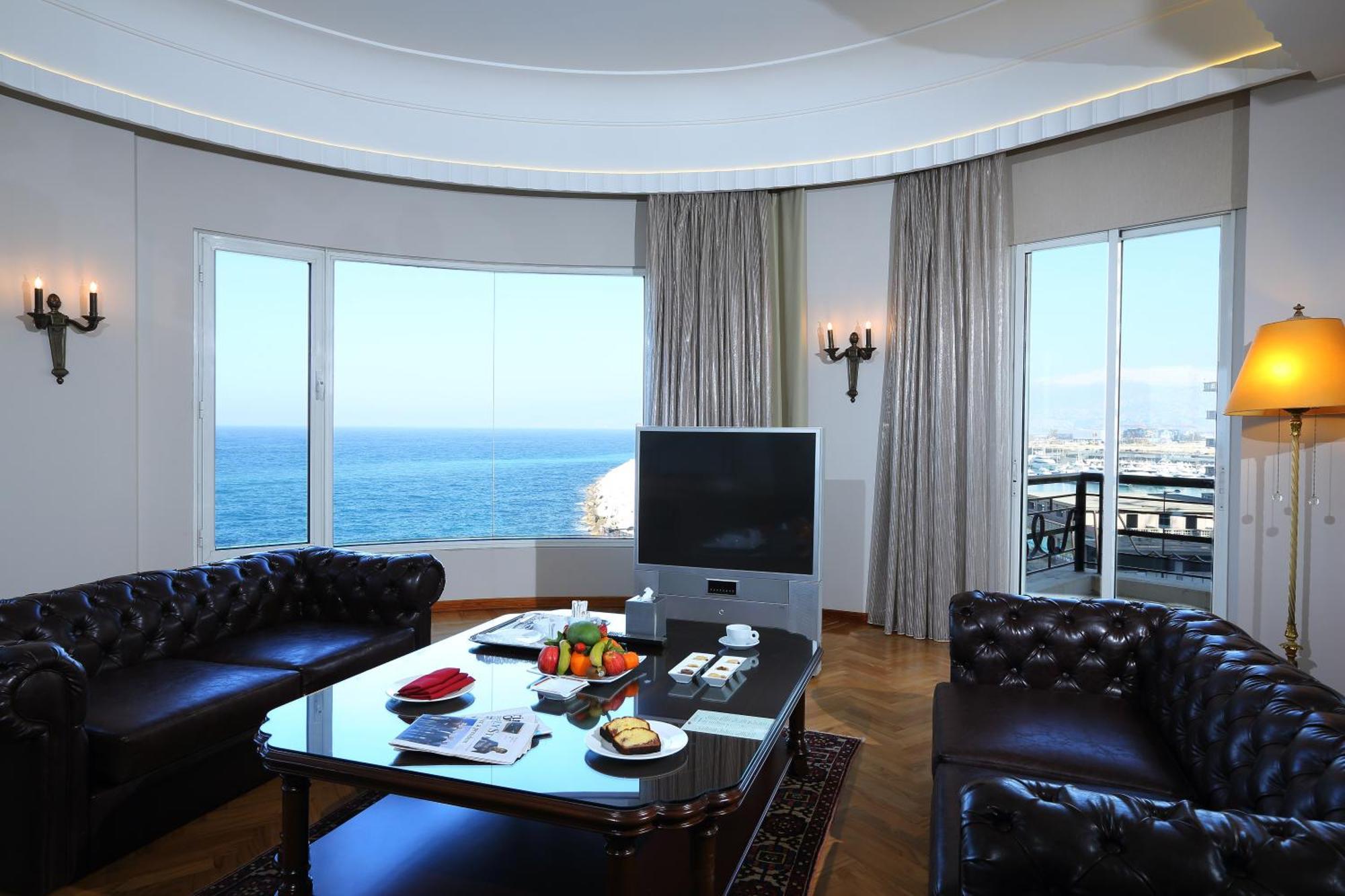 Warwick Palm Beach Hotel Beirut Esterno foto