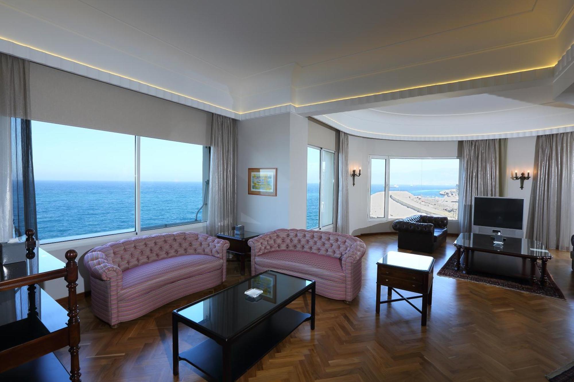 Warwick Palm Beach Hotel Beirut Esterno foto