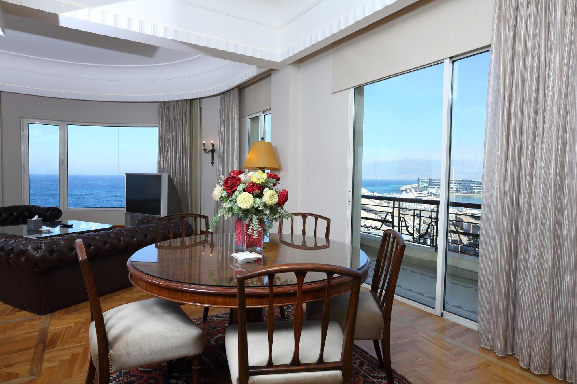 Warwick Palm Beach Hotel Beirut Esterno foto
