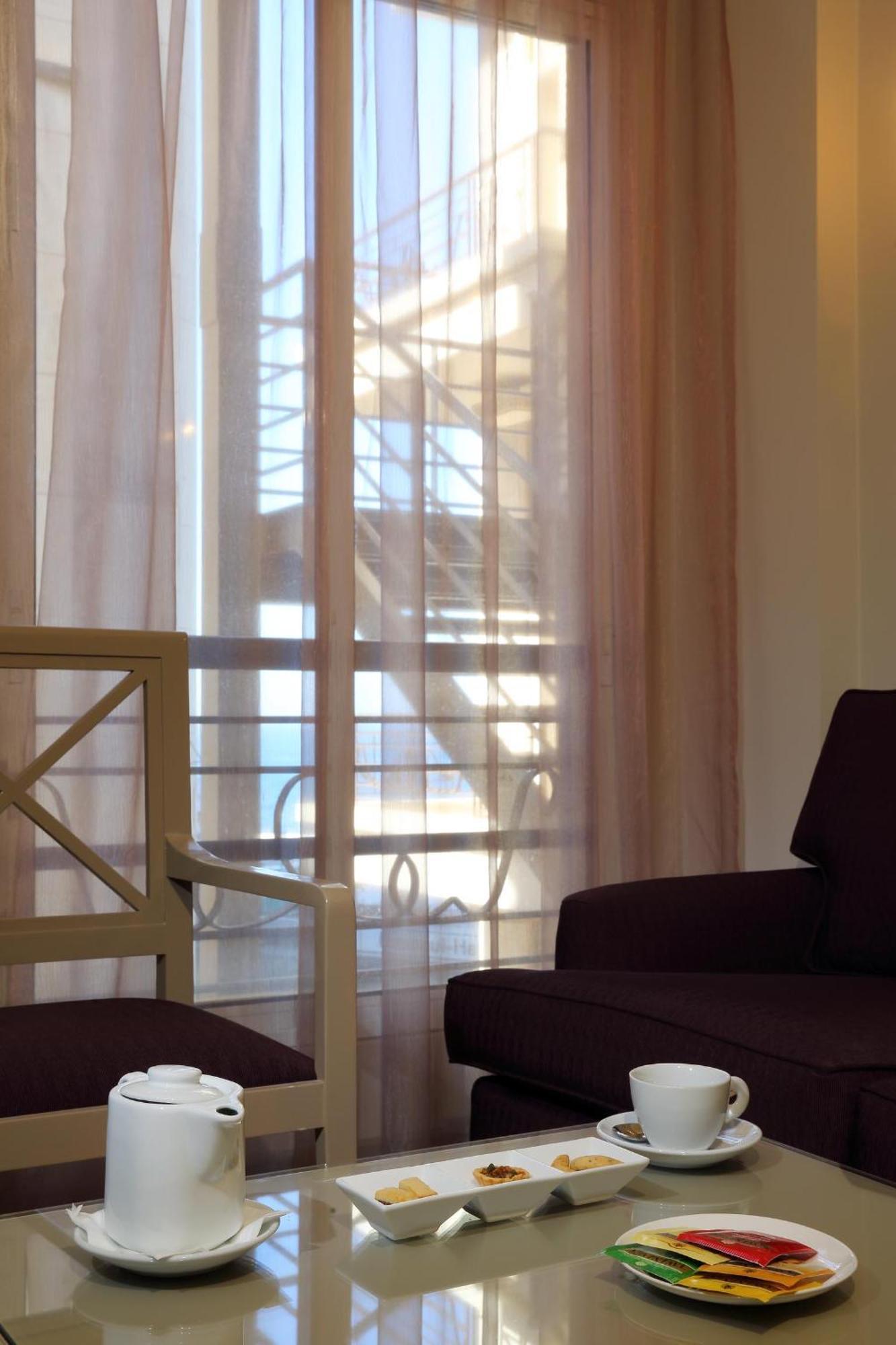 Warwick Palm Beach Hotel Beirut Camera foto