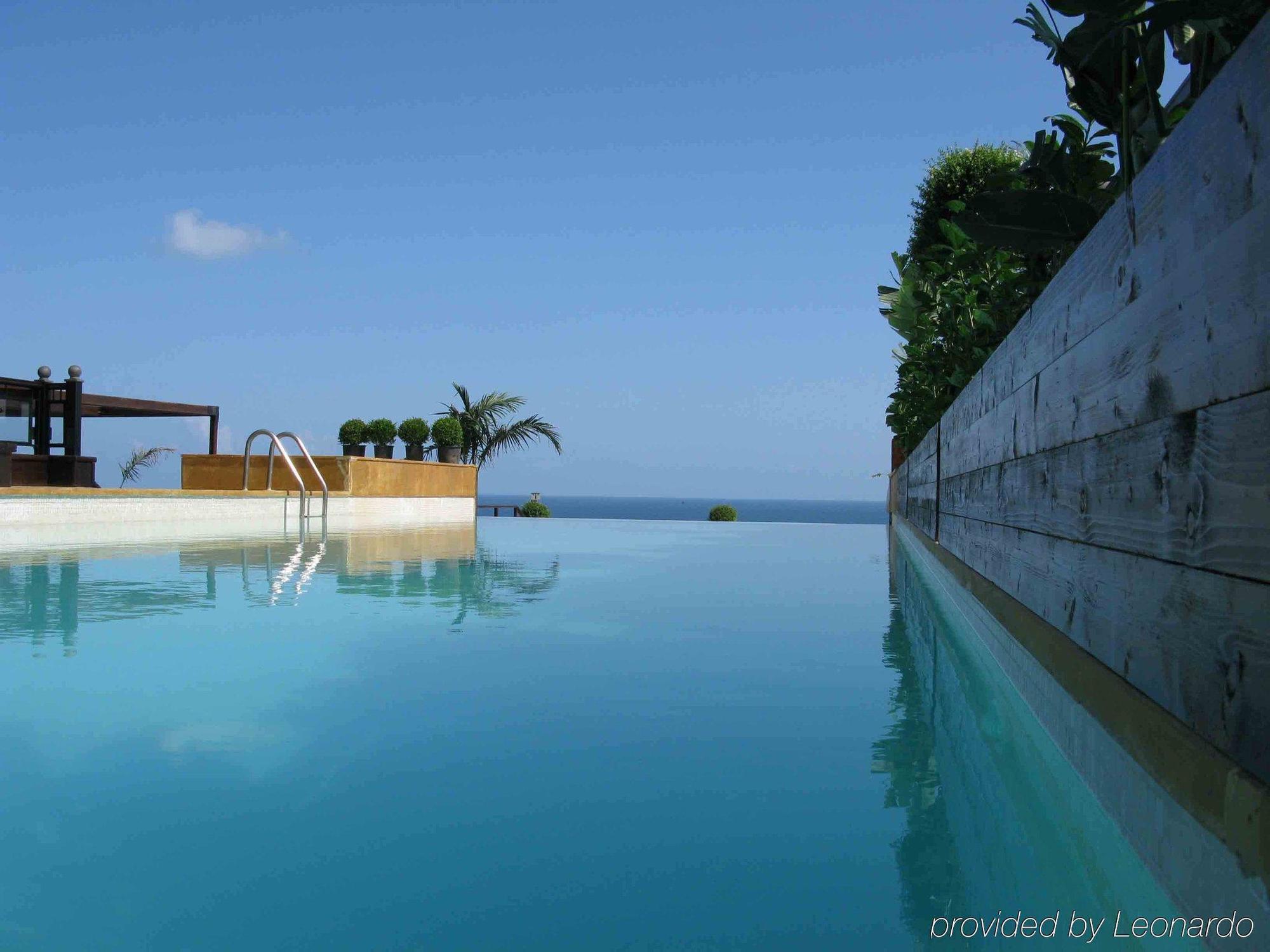 Warwick Palm Beach Hotel Beirut Esterno foto